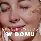 Kropla serum z kwasami na policzku. Kuracje kwasowe w domu dla pięknej cery.